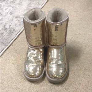 Silver sparkly UGG boots never worn!